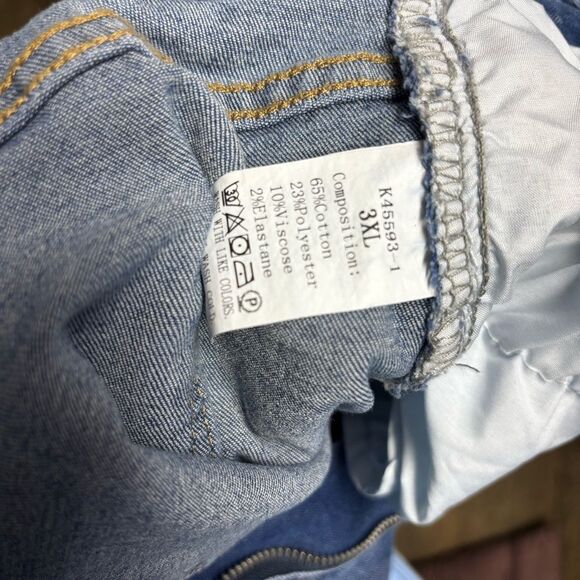 (161)Distressed Skinny Jeans - Picture 9 of 10